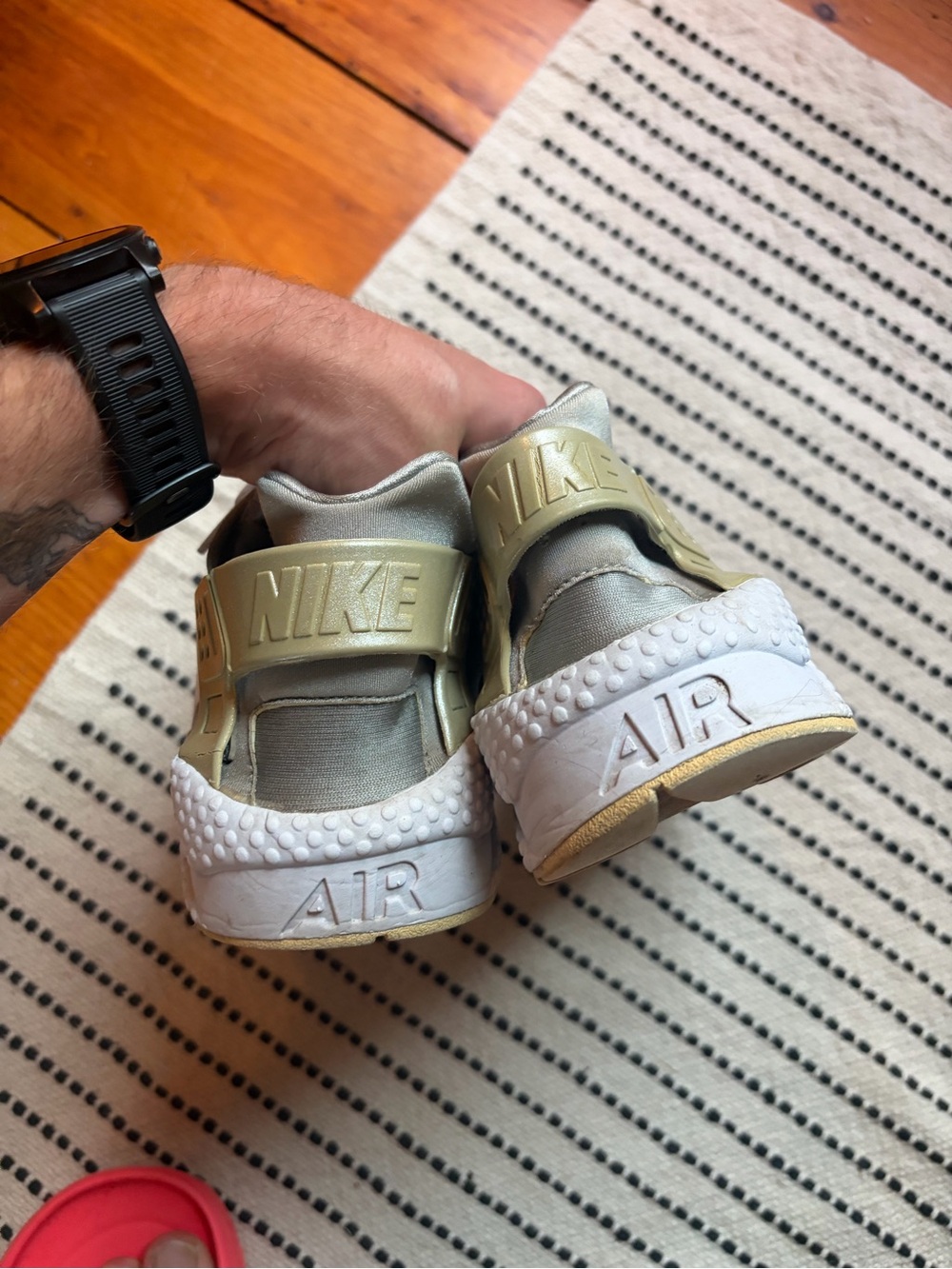 Nike Men’s Silver Air Huarache Sneakers - Picture 5 of 7